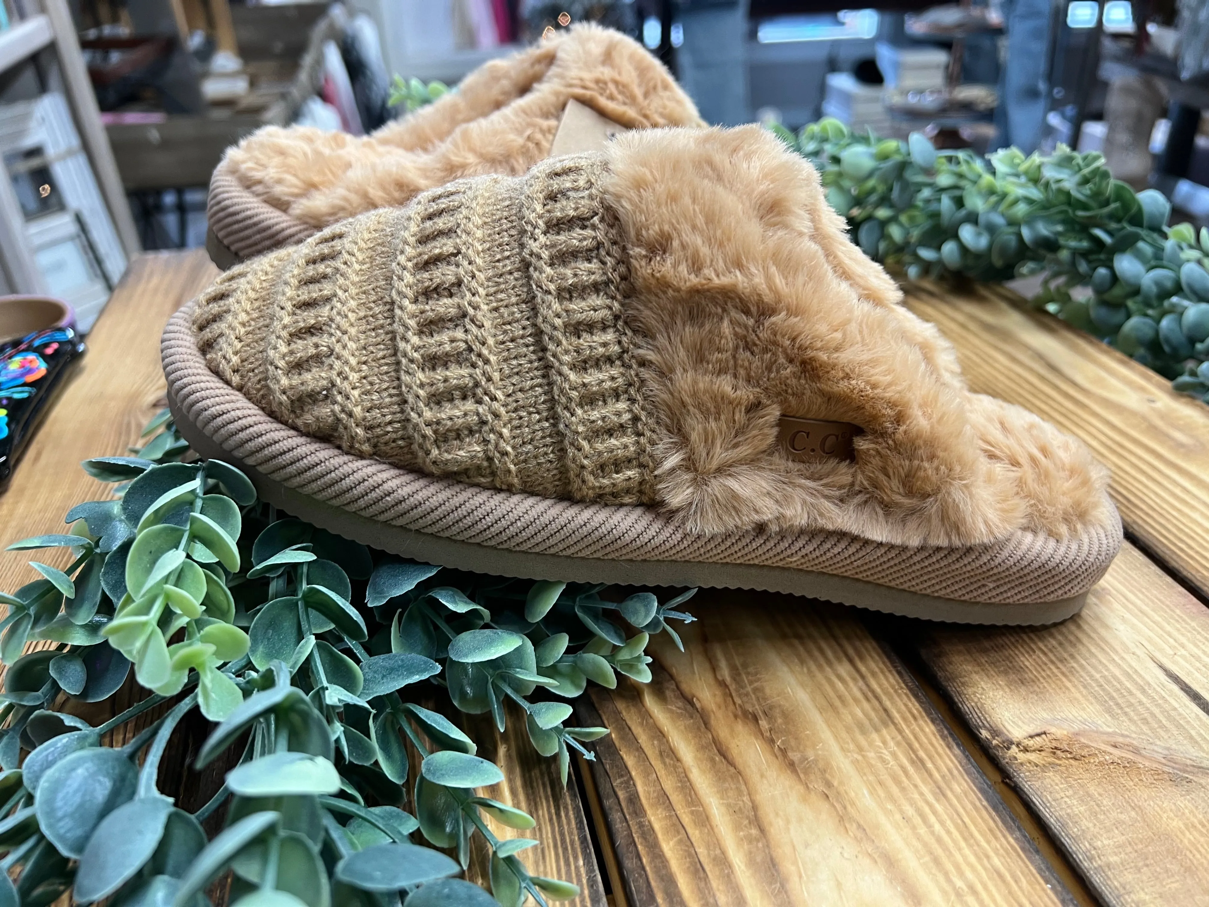 CC Cable Knit Slippers - Camel