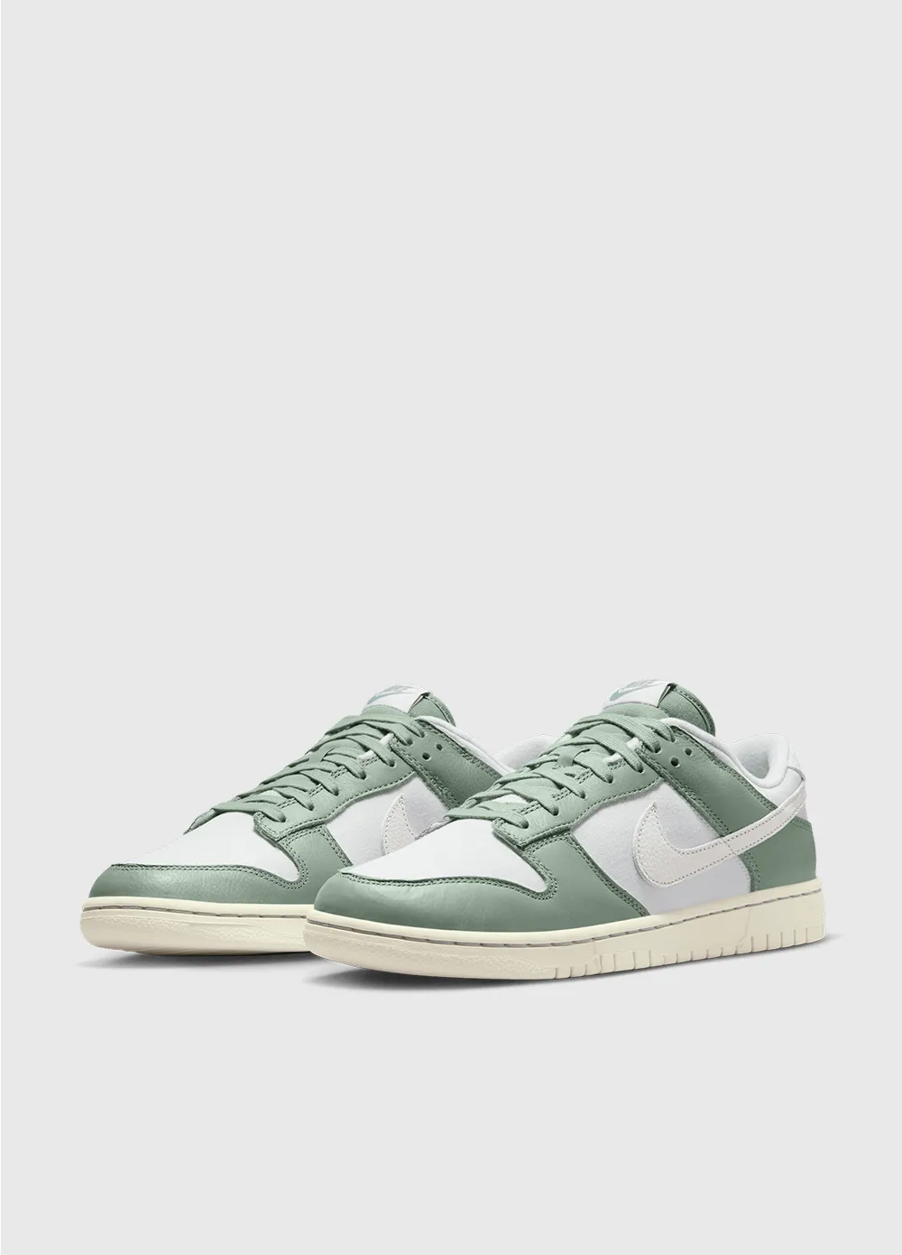 Dunk Low Retro Premium 'Mica Green' Sneakers